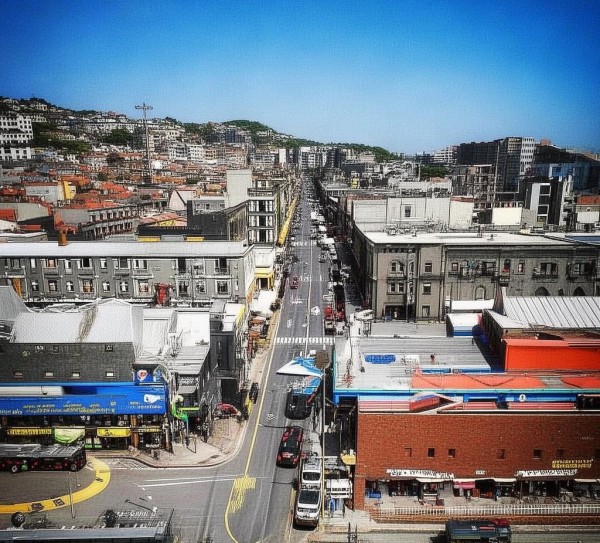 海港商贸城新闻坊位置详解，地址、交通与周边信息